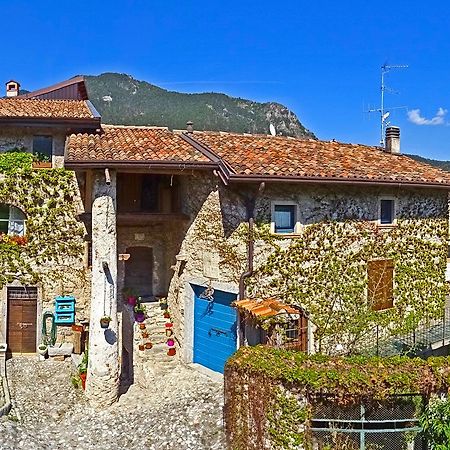 Ferienwohnung Rustico Colonna House By Gardadomusmea Vesio Exterior foto