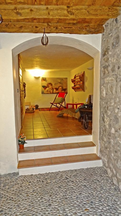 Ferienwohnung Rustico Colonna House By Gardadomusmea Vesio Exterior foto