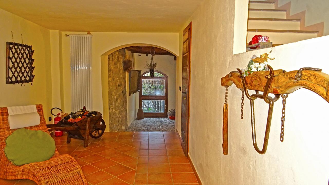 Ferienwohnung Rustico Colonna House By Gardadomusmea Vesio Exterior foto