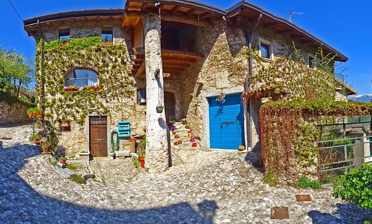 Ferienwohnung Rustico Colonna House By Gardadomusmea Vesio Exterior foto