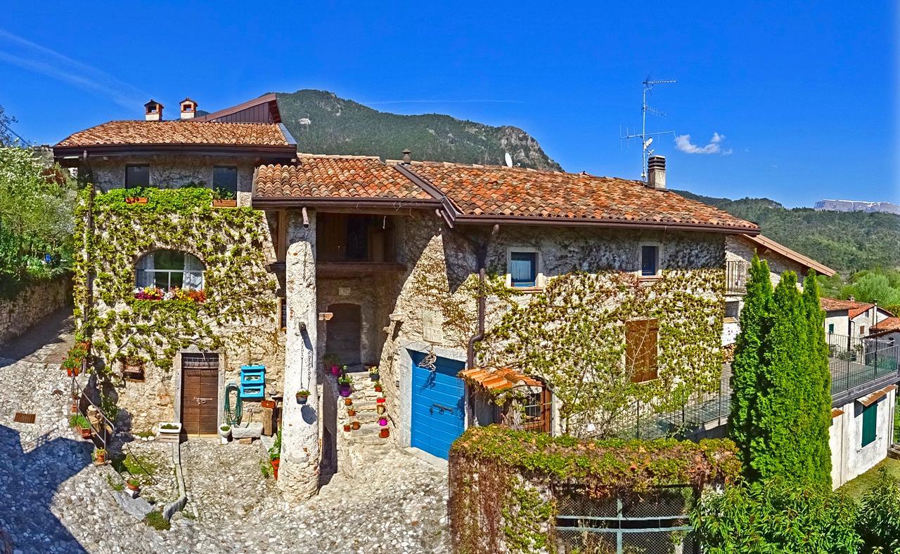 Ferienwohnung Rustico Colonna House By Gardadomusmea Vesio Exterior foto